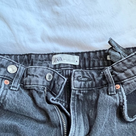 Zara black denim shorts - Picture 2 of 3
